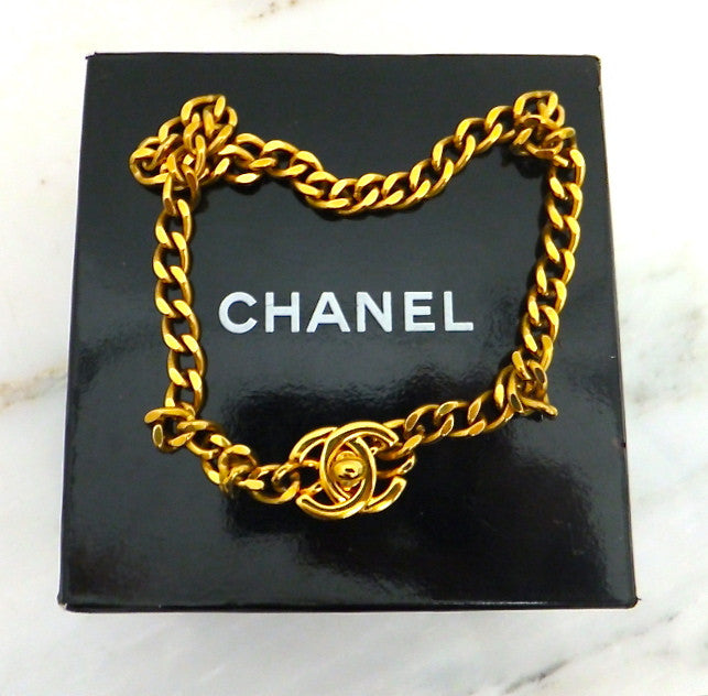 Chanel turnlock deals necklace