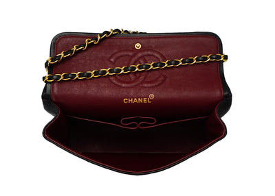 Chanel Vintage Black Lambskin Medium Classic Double Flap