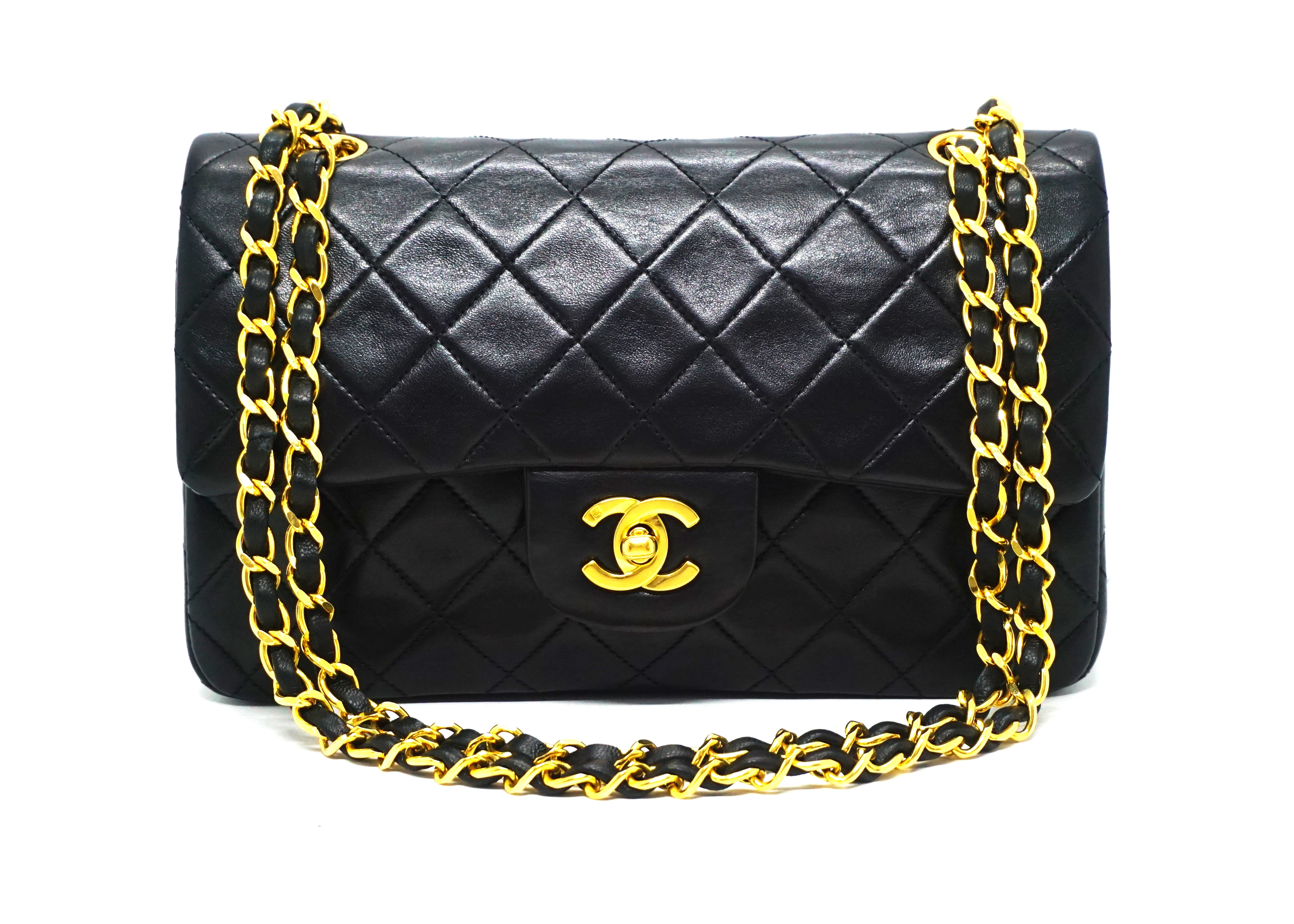 AUTHENTICATED CHANEL BLACK QUILTED VTG SMALL CLASSIC DOUBLE FLAP BAG 24K  GOLD