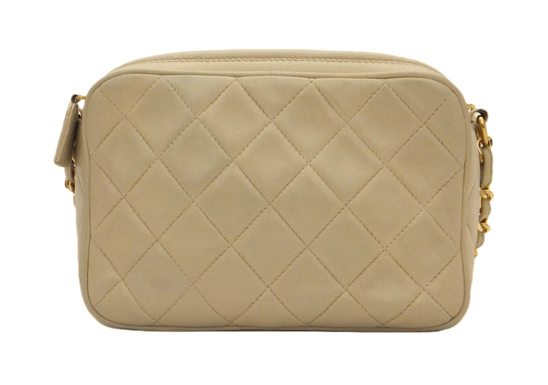 CHANEL　　VINTAGE　made in ITALY Authentic Chanel Vintage Beige Lambskin Quilted Camera Style