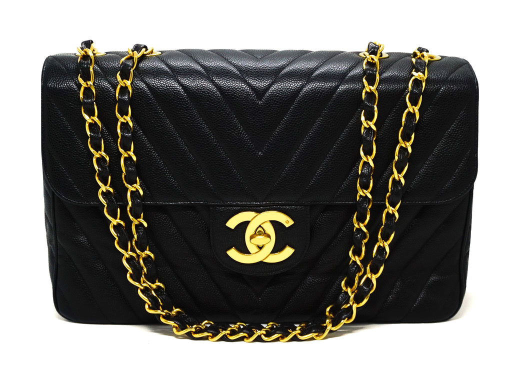 ◆希少◆VINTAGE◆【CHANEL】Timeless Chevron Jumbo*バッグ Chanel Vintage Black Chevron Lambskin Maxi Jumbo XL Classic