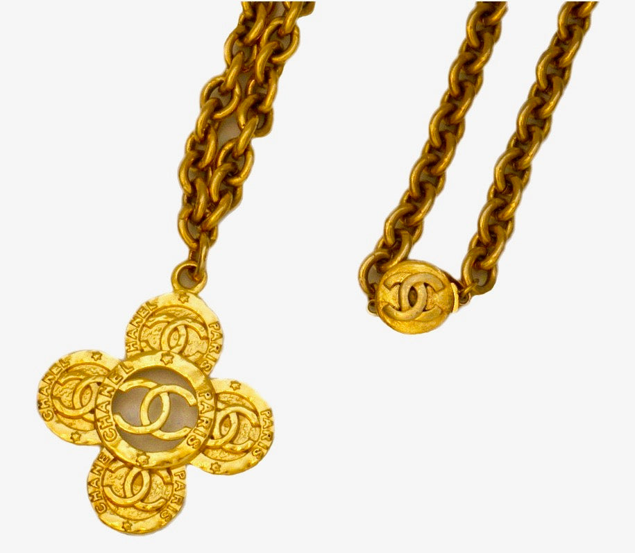 Chanel necklace Golden Gold-plated ref.214838