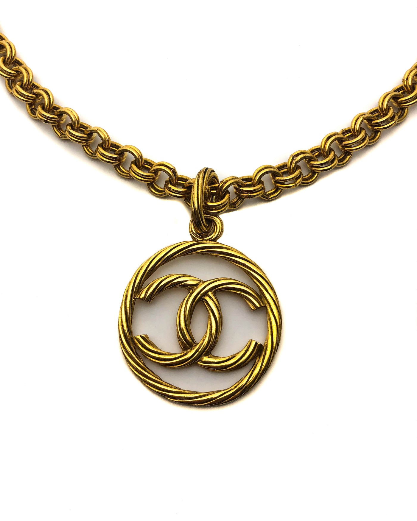 Chanel Vintage Circle CC Classic Necklace