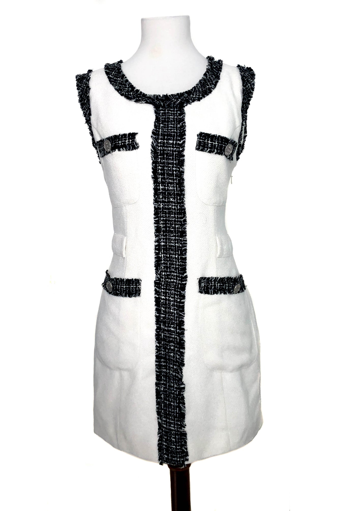 Chanel Classic Black & White Boucle Tweed Runway Dress Classic Coco Authentic Vintage Luxury Chanel Classic Black & White Boucle Tweed Runway Dress Classic Coco Authentic Vintage Luxury