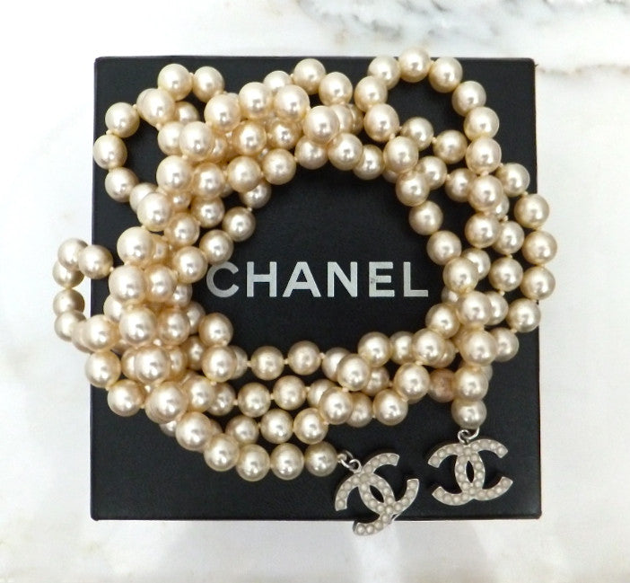 Authentic Chanel 54” Logo Pearl Lariat Necklace – Classic Coco