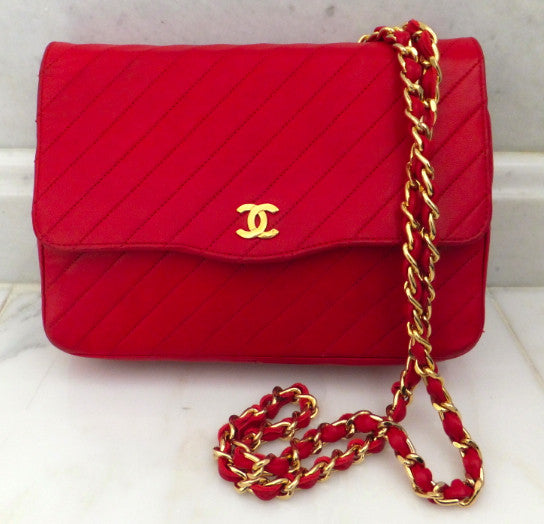 Authentic Chanel VNTG Red Lambskin Wallet On Chain (WOC) Hbag