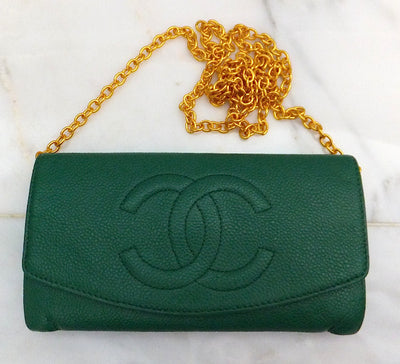 Authentic Chanel Vintage Caviar Evergreen Wallet On Chain (WOC) Handbag