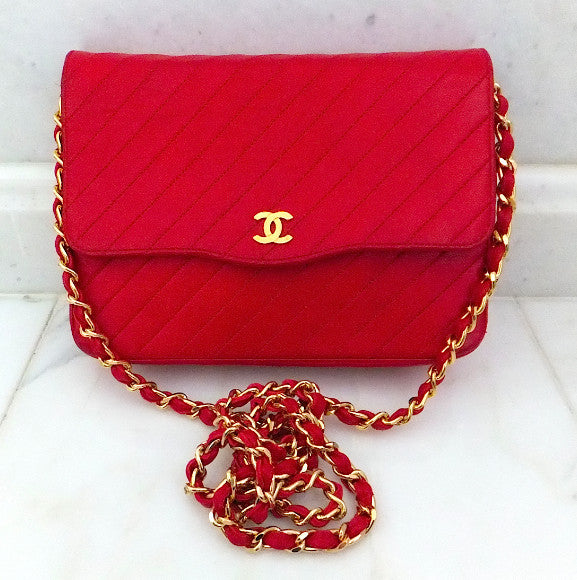 Authentic Chanel VNTG Red Lambskin Wallet On Chain (WOC) Hbag