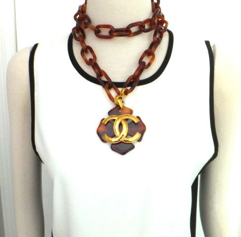 Authentic Chanel Vintage Tortoise Necklace – Classic Coco